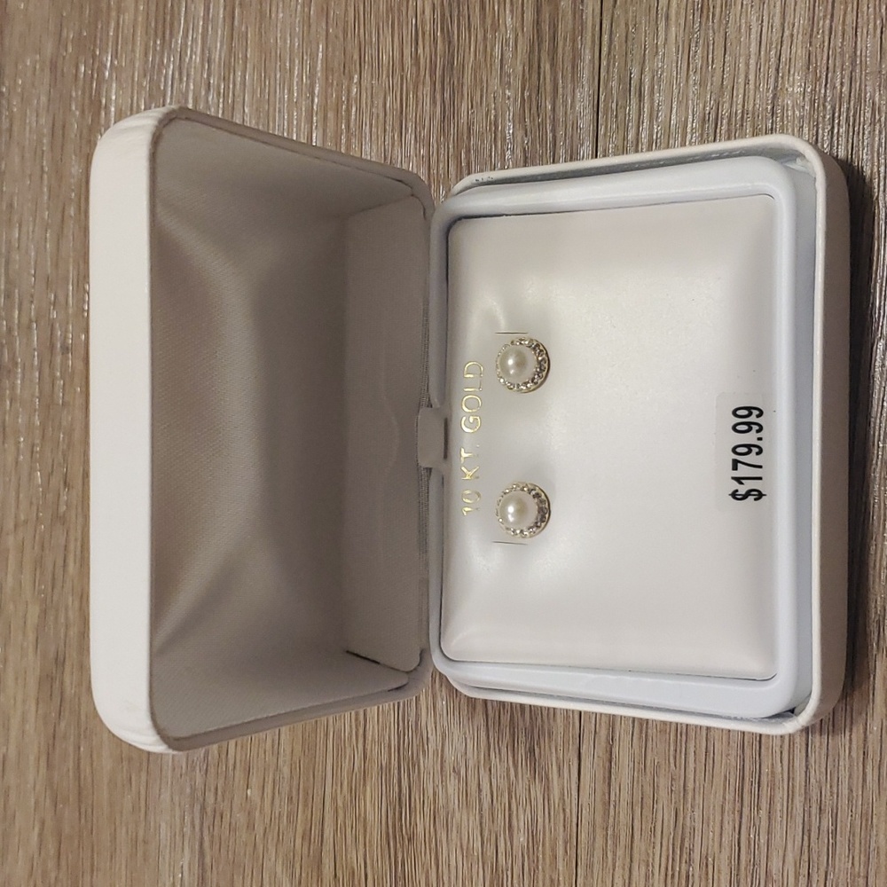 Pearl stud earrings
